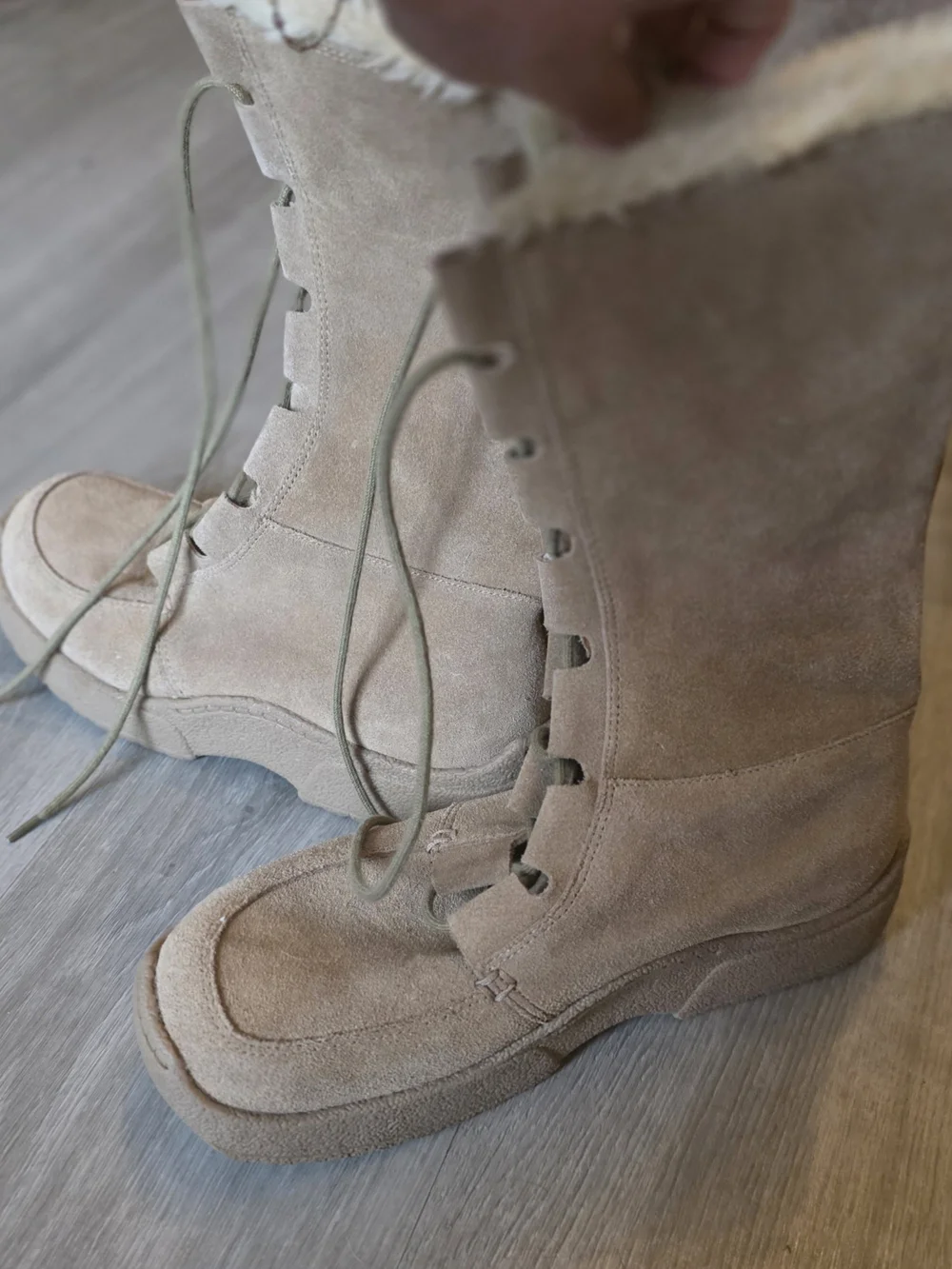 dELiA*s Vintage 1990's Tan Suede Lace-Up Faux Fur Lined Boots - EXCELLENT Condit
